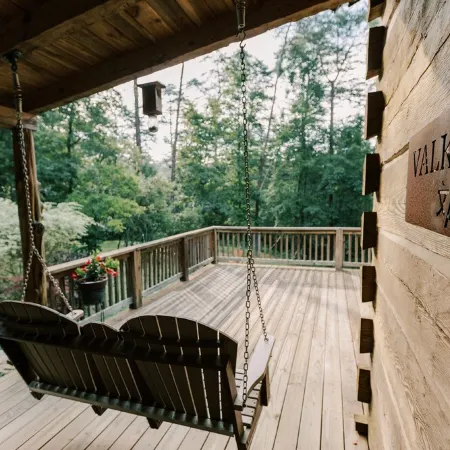 VALKYRIE Secluded Romantic River Cabin River and Mountain Views Log/Stone Cabin