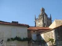 Cottage 4 people with private garden in village Saintongeais estuary 5 km