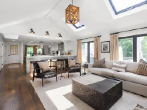 Amazing  Location, Downtown Charmer 5 Bedrooms, First Floor Master Suite Hotels in Andover