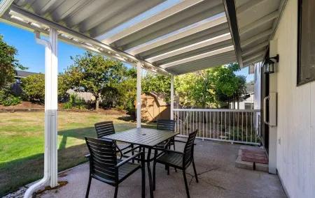 Professionally designed & furnished 4-bedroom house in Mt Vista, Ridgefield