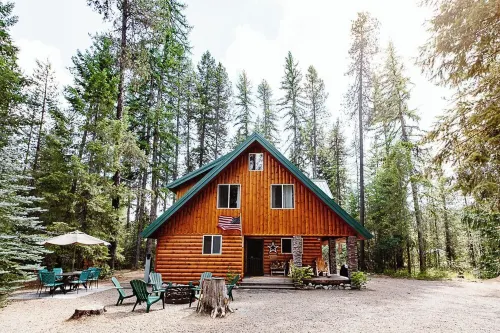Forest Family Cabin Near Priest Lake with Fireplace, Large Yard & Dogs Allowed