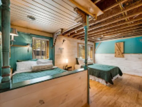 Cozy Home - 3 min to Sister Bay Downtown, Beach, & Pirates Cove Adventure Golf Hotels in Sister Bay