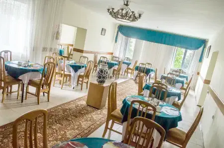 Пансионат Октябрь Отели рядом с достопримечательностью «Веревочный парк»