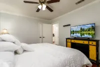 Secluded Pleasant Valley Hideout