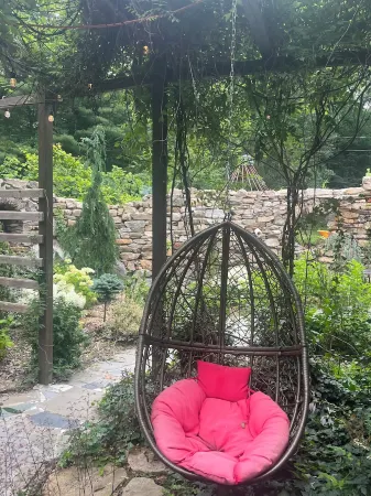 Artistic Barn: Wood Burning Hottub, Sauna and Pizza Oven Отели в г. Кент