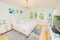 Family Gathering Haven: All-Season Coastal Retreat