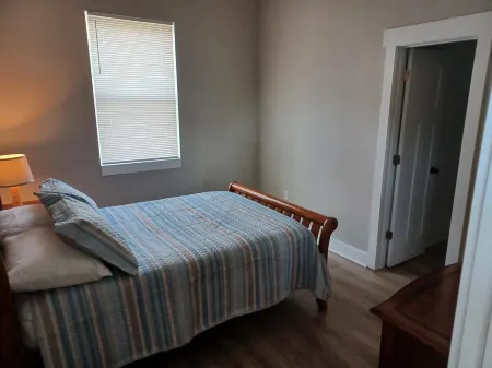 Downtown Historic Longwood steps to City park & SunRail