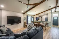 Walk to Beach Cottage with Private Pool and Golf Cart