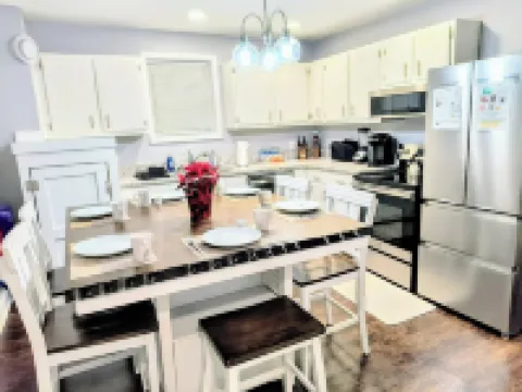 Spacious 3Br/2BA Home-Fast WiFi, Smart TVs,Free Netflix,Furnished Patio- Pets OK Hotels in Gilmer