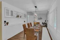 Central Vero Family Bungalow 6 Bed, 3 Bath w/ Heated Pool