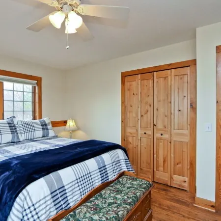 Log Home on Circle Lake - Now with Pickleball Court!
