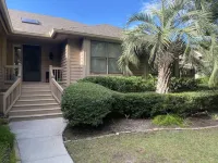 Beautiful Lagoon View! 4 Bikes, Community Pool, Tennis and Pickleball