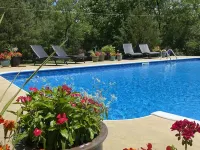 3 Bedroom Home Pool 2 Miles from Crater of Diamonds Hotels in Murfreesboro