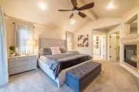 Five Stones Retreat! - Minutes to OZ Trails + Golf Hotels in 