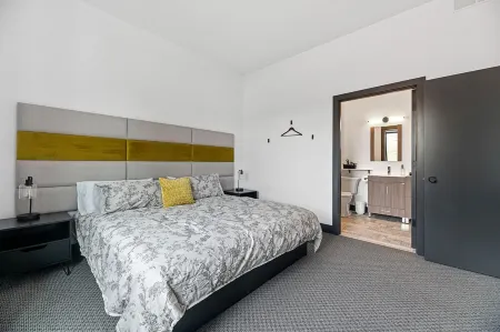 Alum @ The Cobblestone