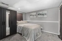 Modern Close to Denver 4bdr Home-Great for groups