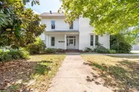 Separate Apt. w/ High End Comfortable Beds! Apt. C