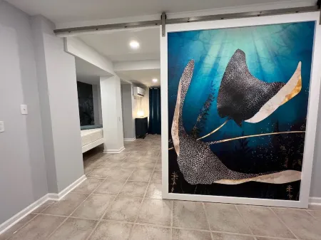 Private Lower Level of Home - Located Between Savannah Historic District & Tybee