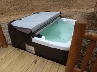 Cozy cabin with hot tub and fire pit in the heart of hocking hills