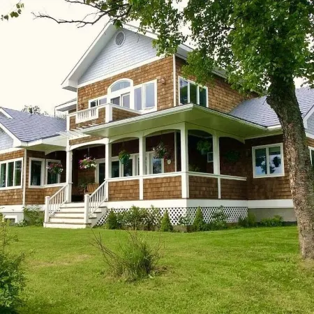 Gorgeous Cozy Spacious Bayfront home with Stunning Views and Beach Access