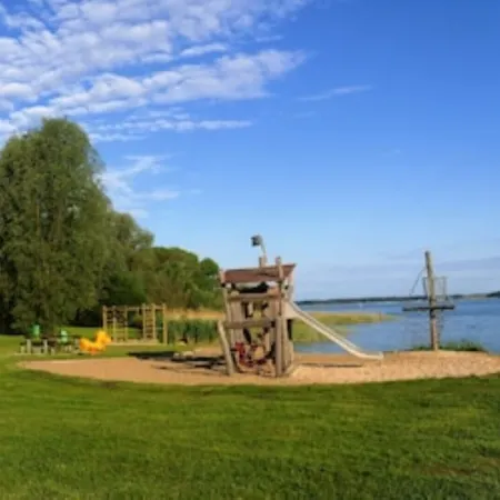 120 meters to the lake - vacation apartment with top equipment