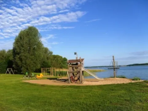 120 meters to the lake - studio-apartment with top equipment/3 bedrooms