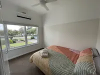 Central Murtoa Home with Lake view, family friendly.