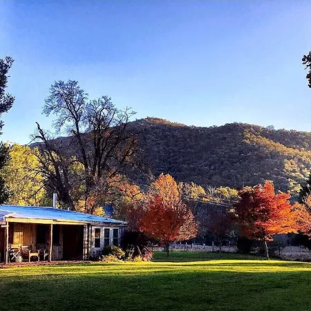 Historic Miners Cottage on Howqua River