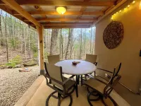Private Mtn Love Shack w/ fast wifi, BBQ & view