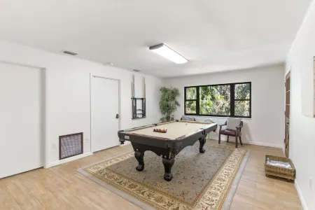 Private Paradise- Updated Mid-Century Home near SRQ Airport