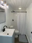 Alturas 1: New Modern 1BR Cabin, Big Windows for Big Mountain Views