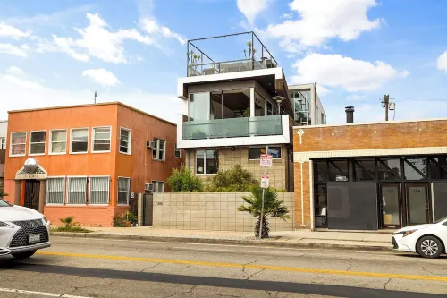 Dreamy Venice Beach 5BR House with Rooftop & Steps to Beach