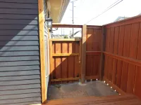 Oak Alley Close in, Ample Kitchen, Private, Locked Patio, Sauna with Fee.