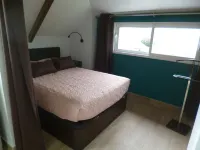 The "House of the Horses": modern accommodation in an old farmhouse with character. Hotels in Plumeliau-Bieuzy