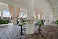 Ultimate Palm Beach Island with Grande Terrace Hotels in Palm Beach