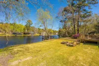 Jewel on the Lake - Relaxing Lakefront Home