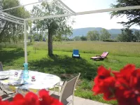 Gite at the foot of Mont Ventoux, between Sault, gorges de la Nesque and Monieux Hotels in Monieux