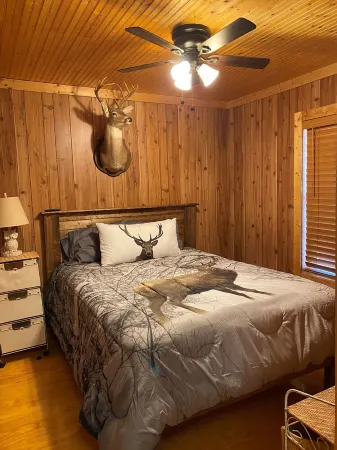 Rustic Cabin near Sardis Lake Boat Ramp