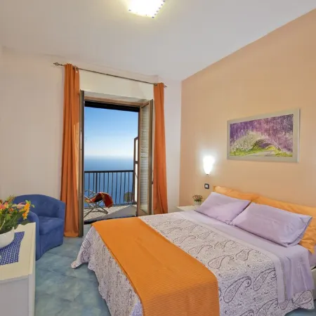 Zaffiro apartment with panoramic sea view between Amalfi and Positano
