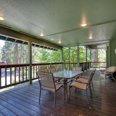 Large Family Retreat---6 BEDROOMS, Sleeps 16!!