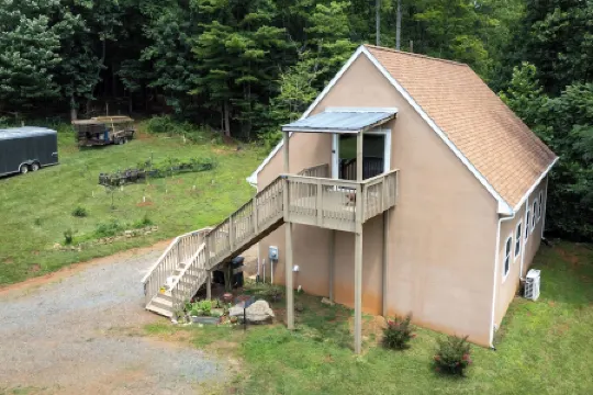 Apartment on the Knoll with private pool
