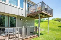 Cozy and Updated Home only 5 minutes to Eagle Ridge and 15 minutes to Downtown
