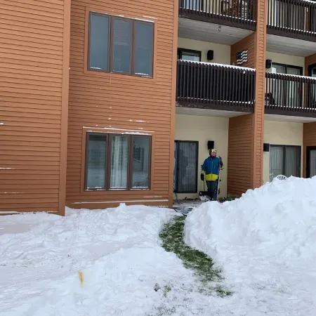 Ground floor entry with ski in/out access to Pico & FREE shuttle to Killington