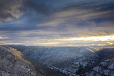 New!!!Thuja Hideaway next to NewRiverGorge. Amazing star gazing. Pet friendly!