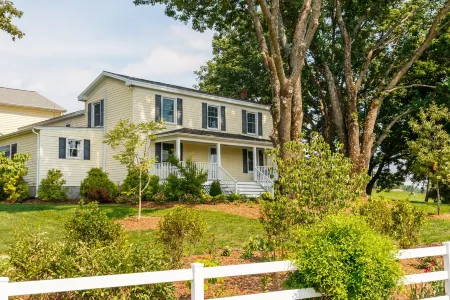 South River Guest House