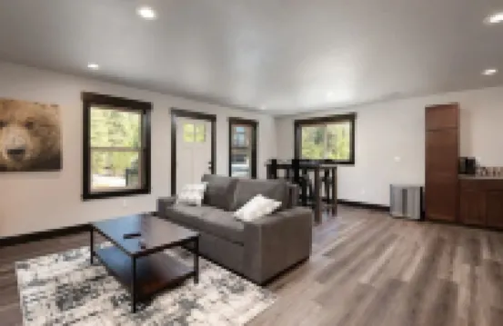 Newly Constructed Apartment in Prime Location!