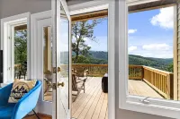 Luxury Black Bear Lodge: Stunning 4 Season Mountain Views! Perfect for Families.