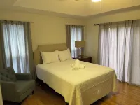 Charming 3-bedroom house with AC and WiFi in fabulous Jupiter, close to beaches Downtown Abacoa附近的飯店
