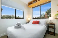 Walk to Seattle's best hipster restaurants & food! Hotel di 