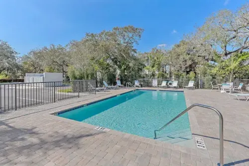 Luxe Getaway! 2 Mins from Downtown Sarasota , 7 Mins from Airport/Lido Beach!